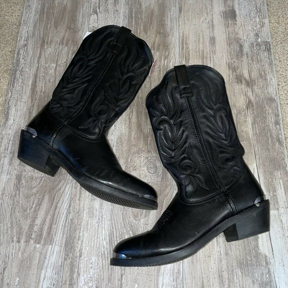 Laredo Other - LAREDO Western Cowboy Boots Men's size 9.5 D Black Leather